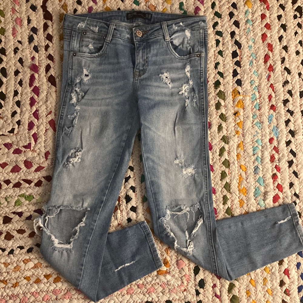 Selling Size 2 pair of Zara jeans - BARELY WORN!